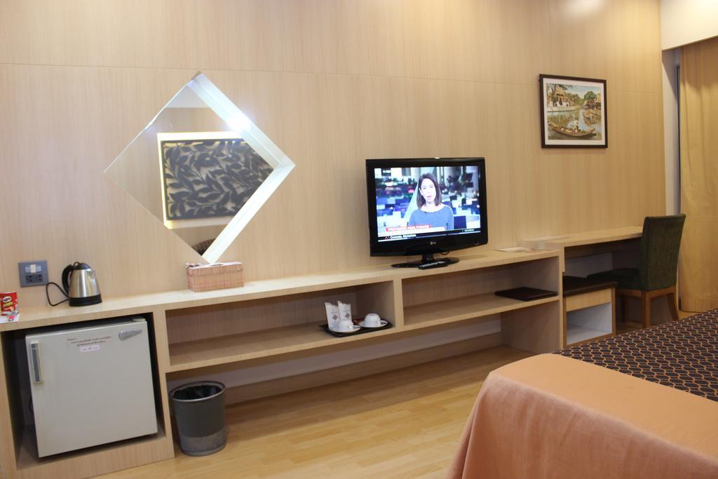 Charoen 3*