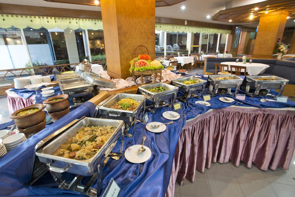 Charoen Hotel